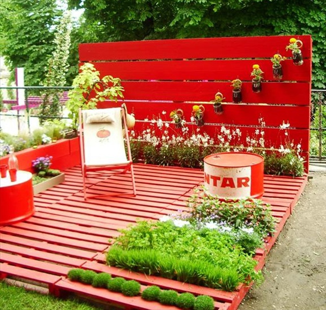 salon de jardin en palette rouge